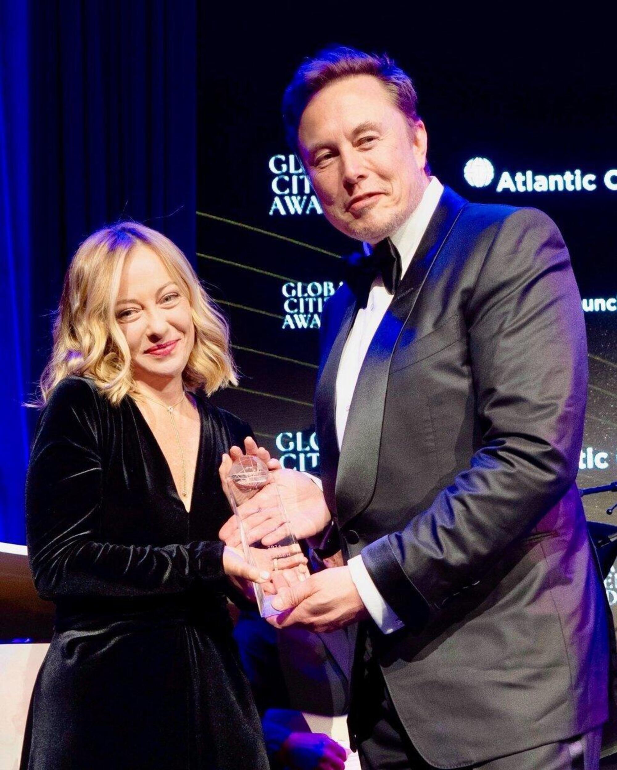 Giorgia Meloni premiata da Elon Musk ai Global Citizen Awards dell&#039;Atlantic Council a New York