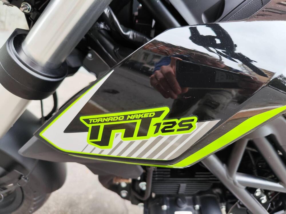 Benelli Tornado Naked T 125 (2022 - 25) (3)