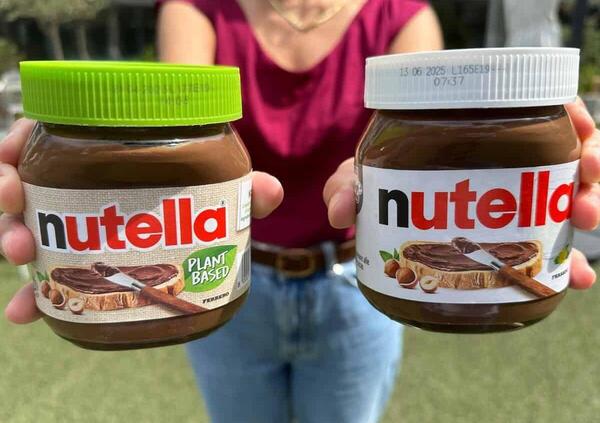 Siamo andati a mangiare la nuova Nutella vegana, ma cambia il gusto? Una sorpresa per colore e morbidezza, ma vale la pena? Ecco la nostra esperienza...