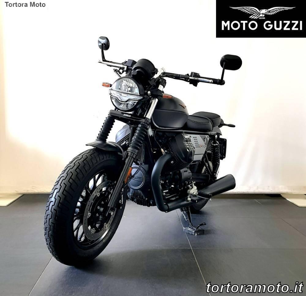 Moto Guzzi V9 Bobber (2021 - 25) (3)