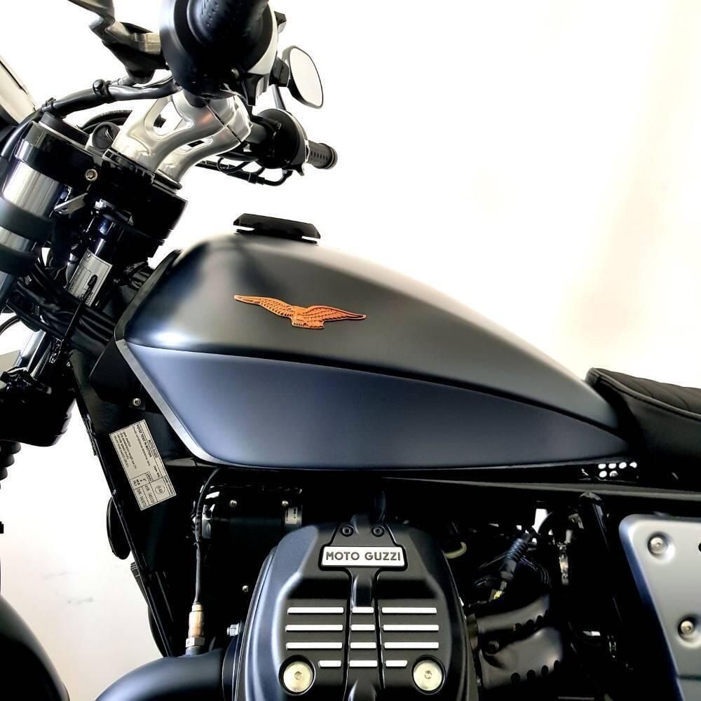 Moto Guzzi V9 Bobber (2021 - 25) (9)