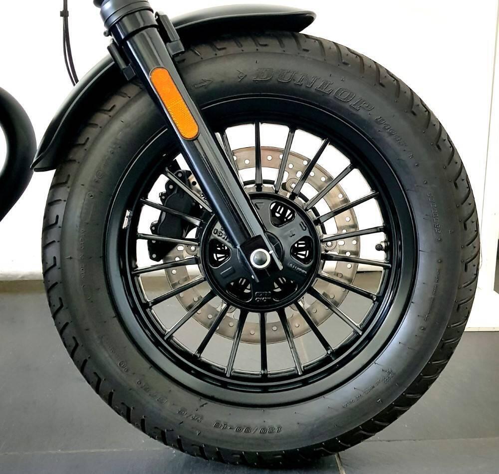 Moto Guzzi V9 Bobber (2021 - 25) (14)