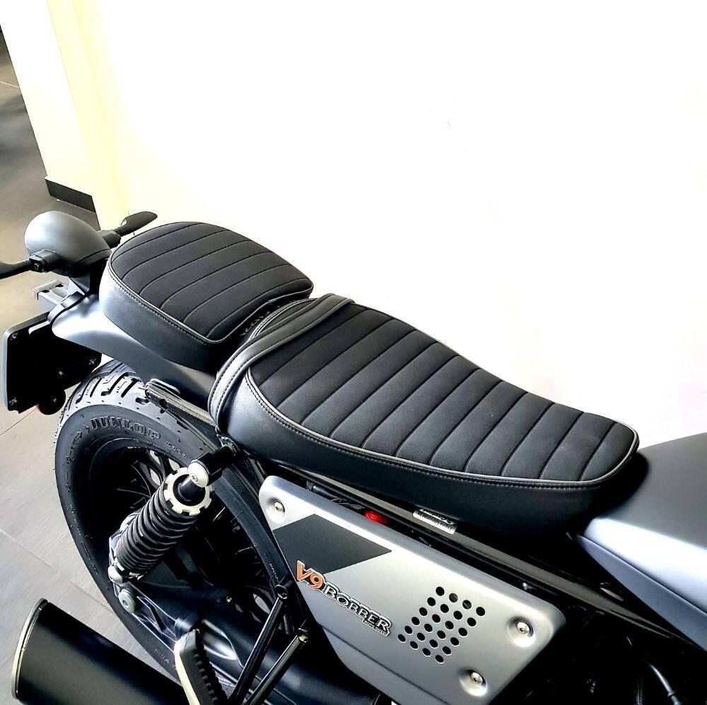 Moto Guzzi V9 Bobber (2021 - 25) (19)