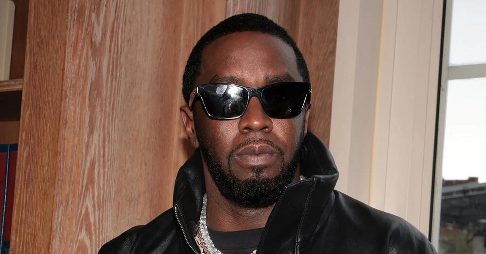 Caso Diddy, ma cosa ci facevano mille bottiglie di olio lubrificante per bambini a casa Sean Combs (alias Puff Daddy)? Ecco l&rsquo;assurda spiegazione dell&rsquo;avvocato. Intanto il rapper resta in prigione con pesanti accuse. E 50 Cent...