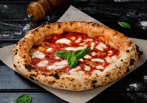 Altro che Napoli, la miglior pizza &egrave; al Nord, per il Gambero Rosso. Ecco dove e perch&eacute; (mentre in Campania si scannano Briatore, Sorbillo e gli altri sul Crazy)