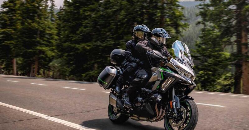 In Kawasaki &egrave; gi&agrave; 2025: ecco a voi la nuova Versys 1100. Come cambia? Caratteristiche e foto