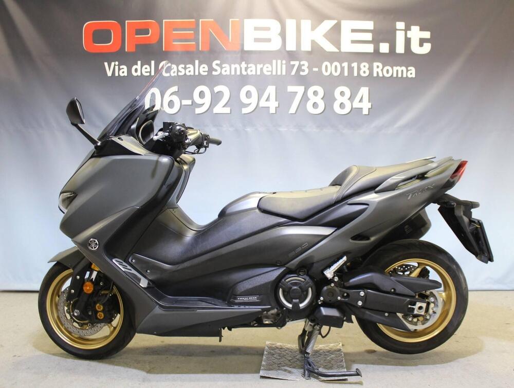 Yamaha T-Max 560 Tech Max (2020) (2)