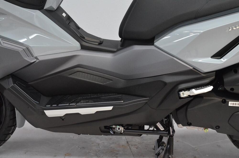 Sym ADX 300 (2024 - 25) (11)