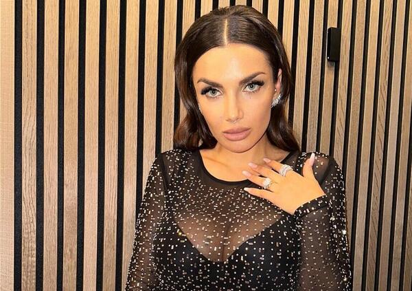 Elettra Lamborghini nei guai col fisco? &ldquo;Pi&ugrave; di 1 milione di euro non dichiarati&rdquo;: le verifiche della Finanza, la societ&agrave; fantasma e i guadagni da influencer. Ecco cosa succede alla cantante