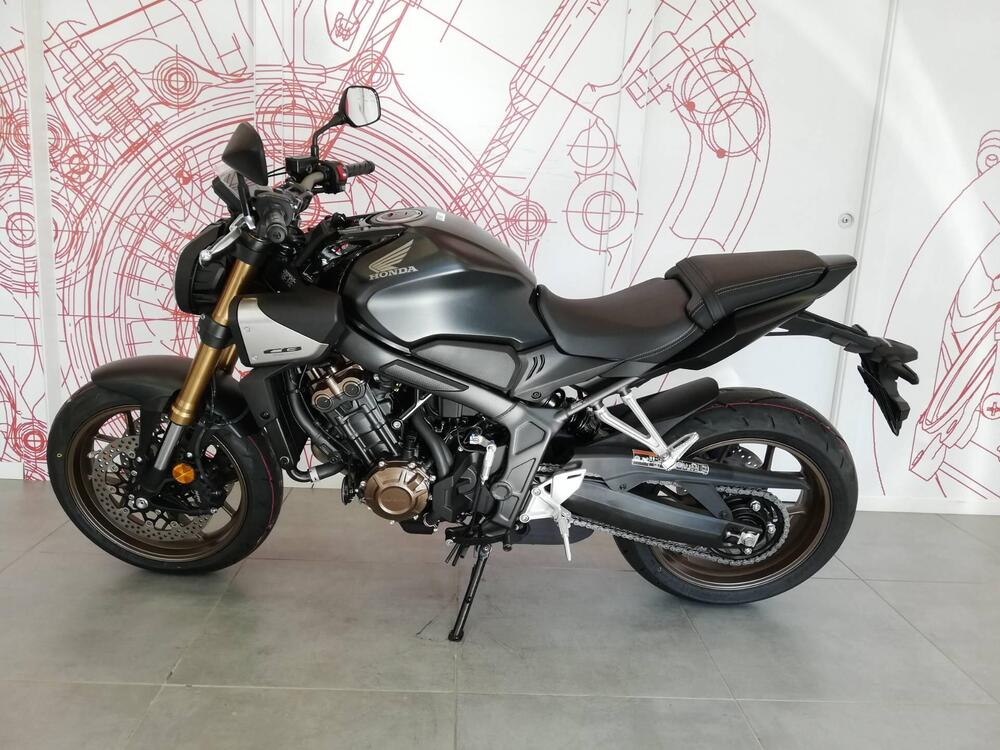 Honda CB 650 R E-Clutch (2024 - 25) (2)