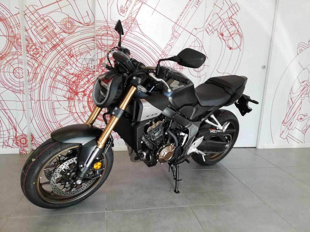 Honda CB 650 R E-Clutch (2024 - 25) (10)