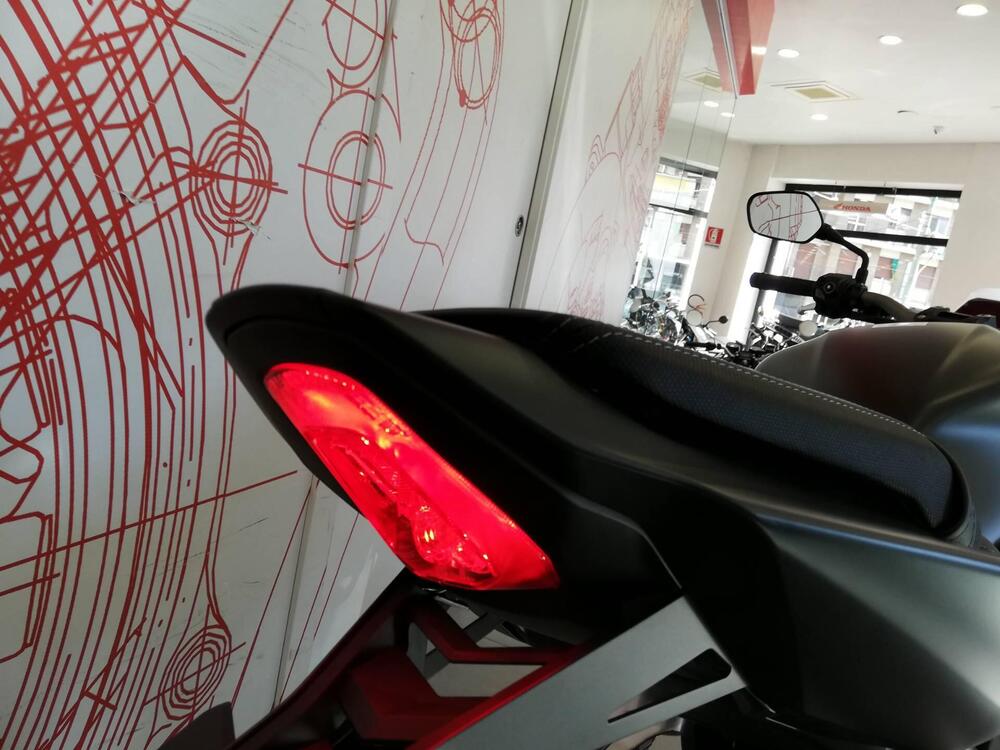 Honda CB 650 R E-Clutch (2024 - 25) (16)