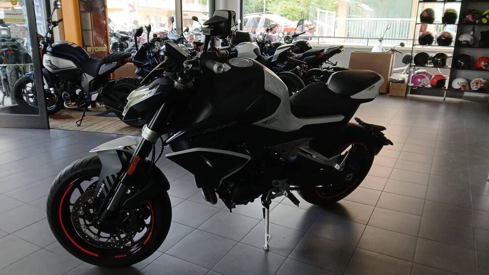 CFMOTO 800NK Advanced (2023 - 25) (3)