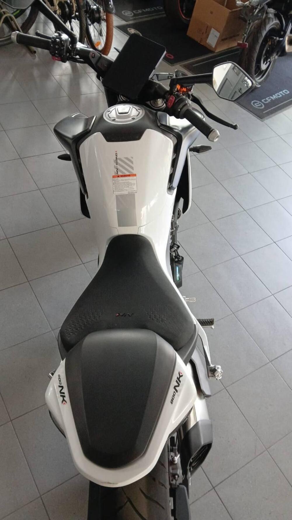 CFMOTO 800NK Advanced (2023 - 25) (4)