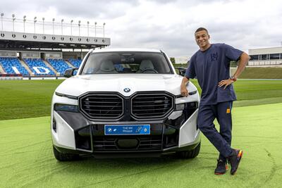 653 CV nel box e niente patente: Kylian Mbapp&eacute; riceve l'ennesima top car