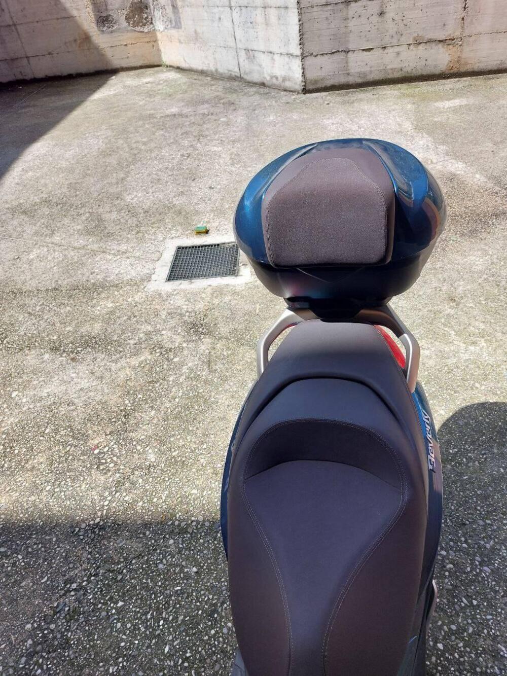 Piaggio Beverly 300 ABS-ASR (2021 - 25) (4)