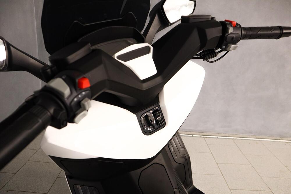 Wottan Motor Storm-R 300 (2023 - 25) (7)