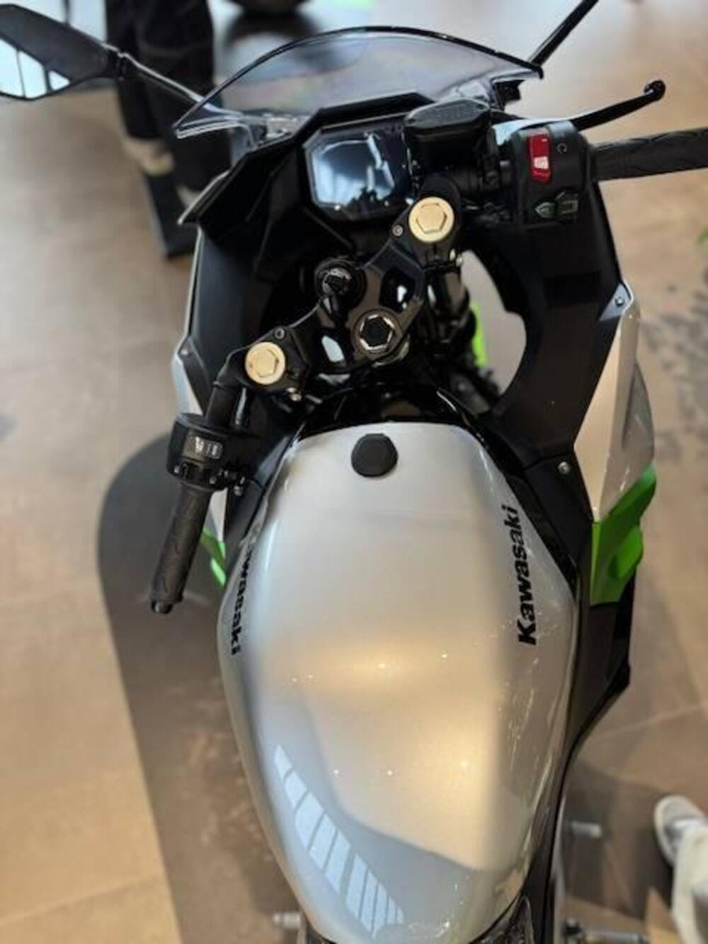 Kawasaki Ninja e-1 (2024 - 25) (5)