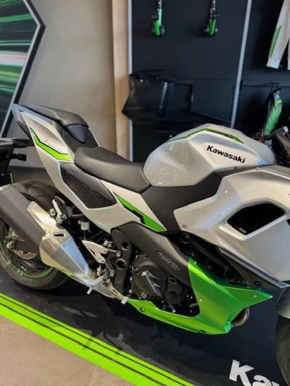 Kawasaki Ninja 7 Hybrid (2024 - 25) (3)