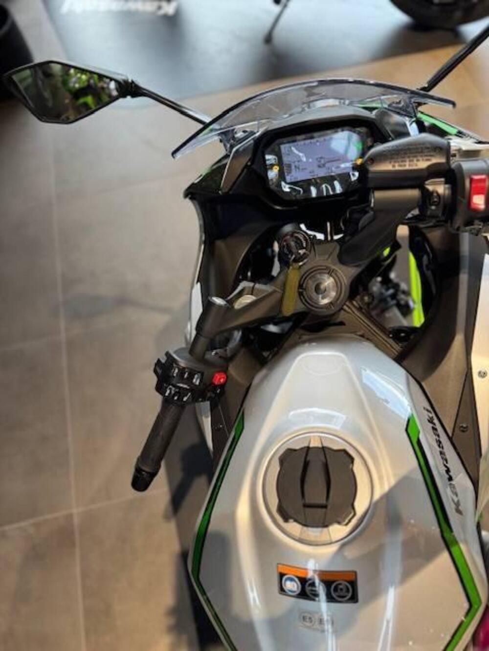 Kawasaki Ninja 7 Hybrid (2024 - 25) (4)