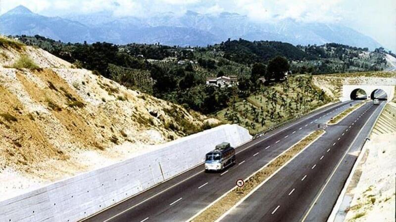 Da 60 anni collega l&#039;Italia, &egrave; l&#039;Autostrada del Sole