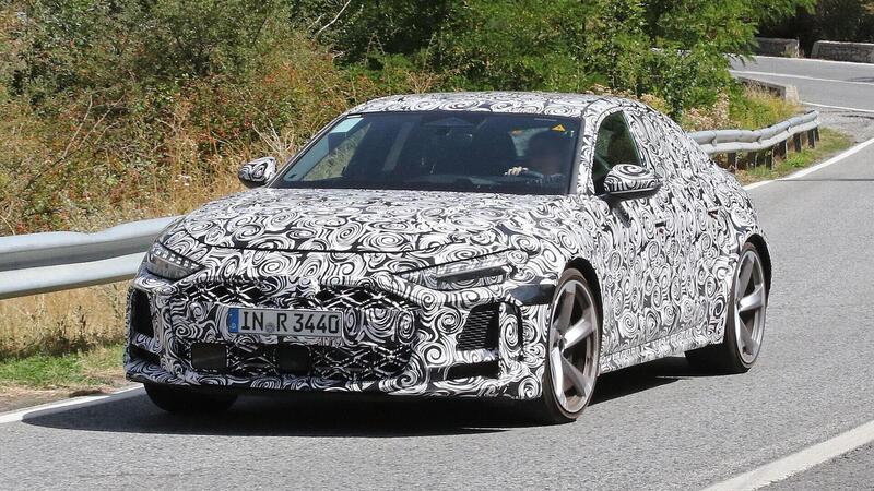 Audi RS5: la nuova generazione sar&agrave; ibrida, addio al V6 | Foto Spia