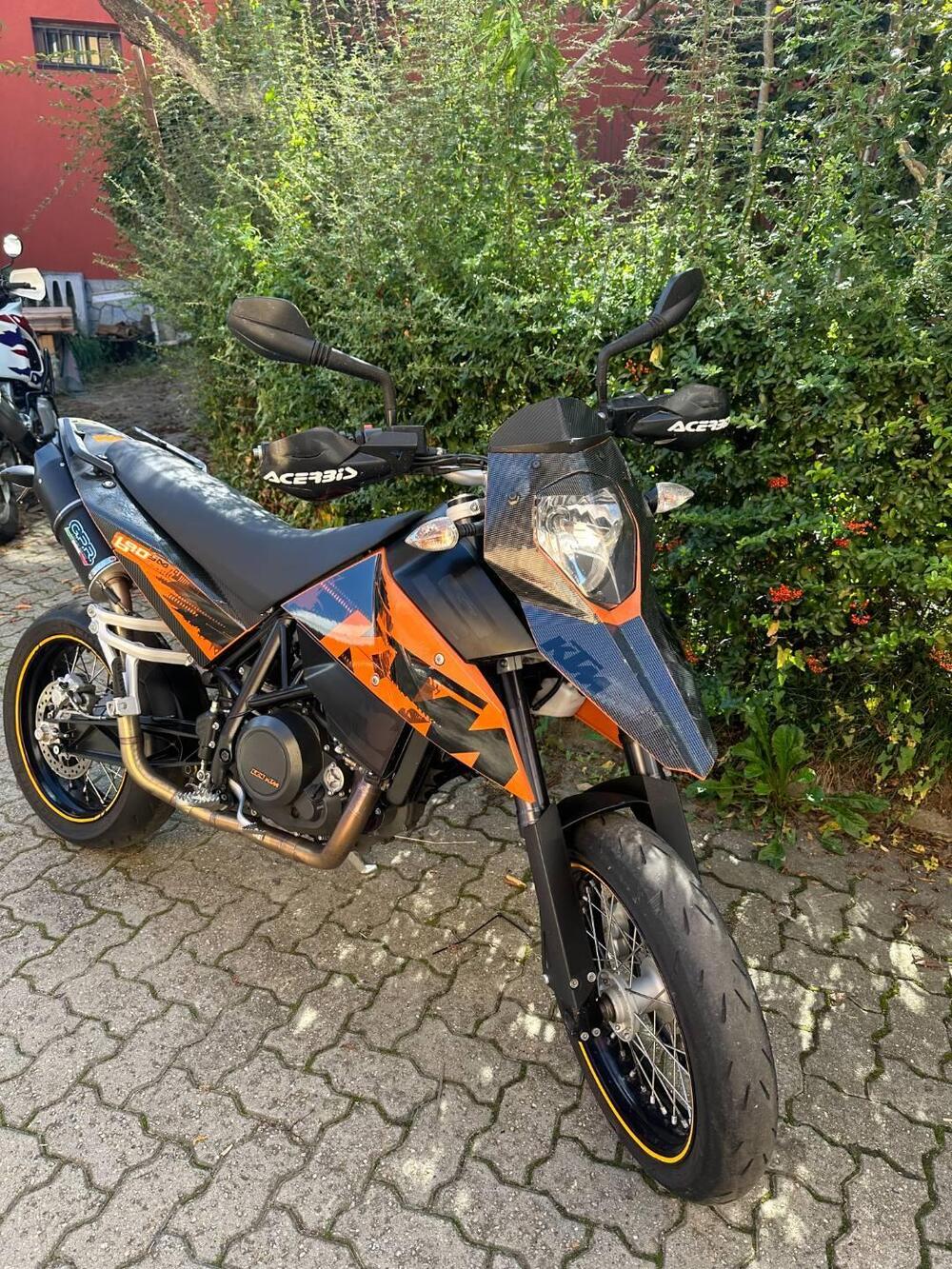 KTM 690 Supermoto (2)