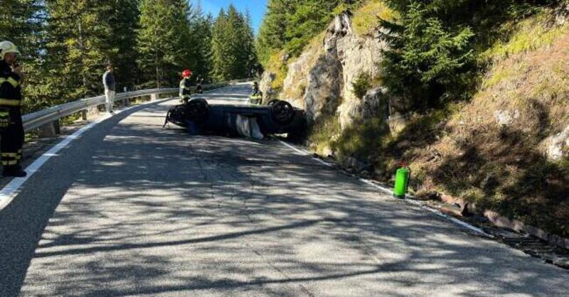 Maserati cappottata a Canazei, le cabrio sono sicure nei ribaltamenti?