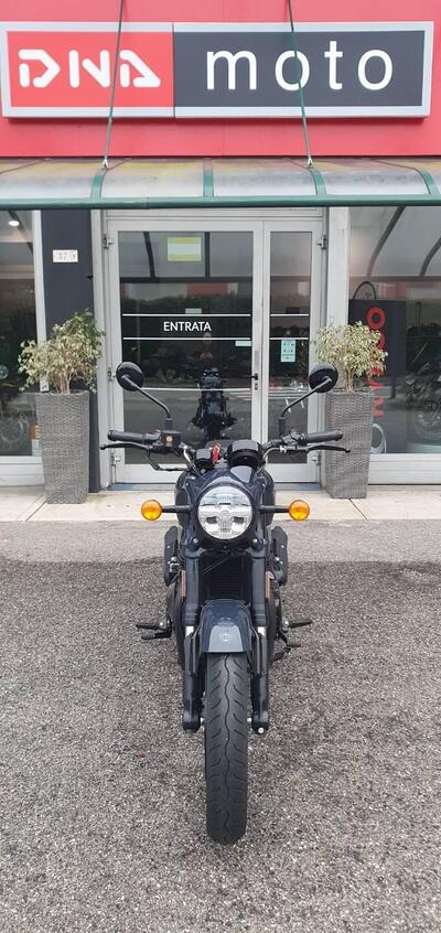 Royal Enfield Super Meteor 650 (2023 - 25) usata