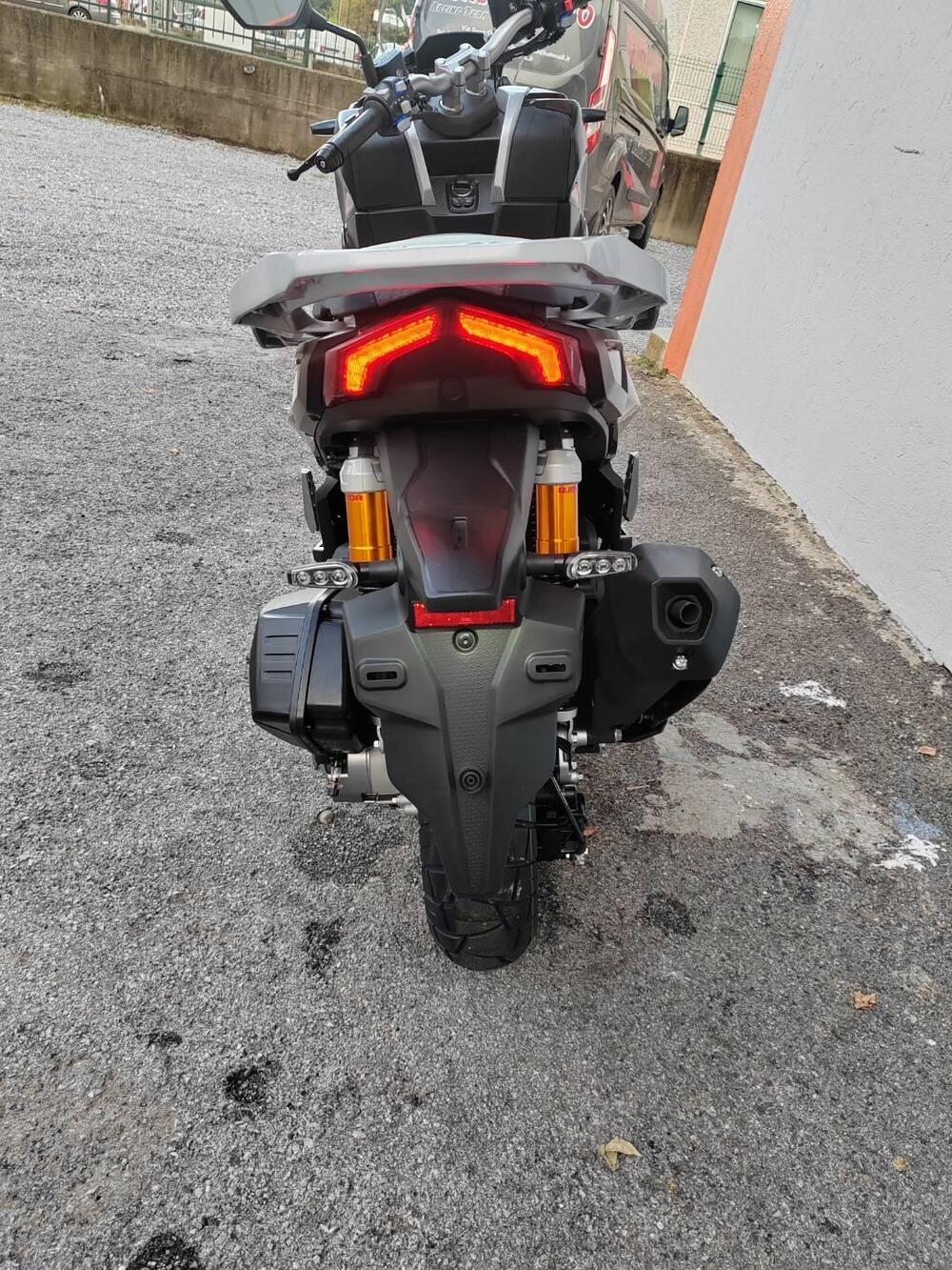 QJ Motor ATR 125 X (2024 - 25) (4)