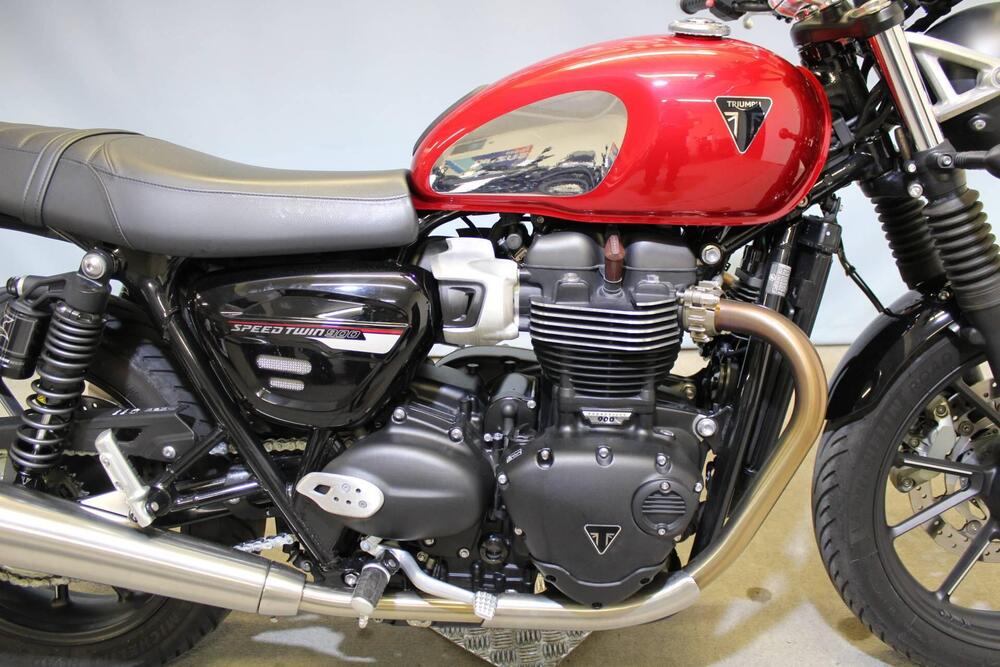 Triumph Speed Twin 900 Chrome Edition (2023) (9)