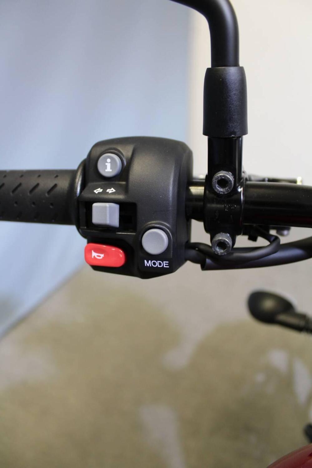 Triumph Speed Twin 900 Chrome Edition (2023) (10)