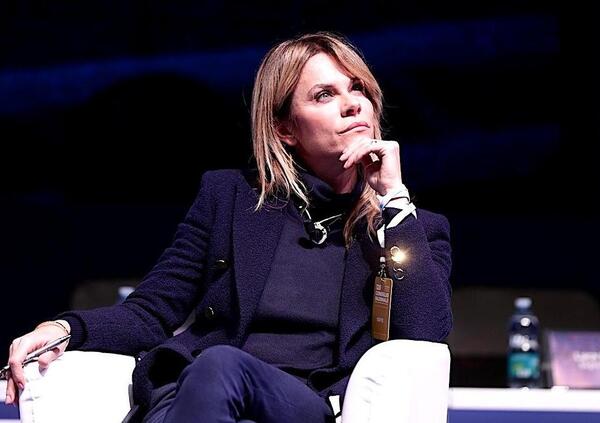 Hoara Borselli: &ldquo;Francesca Pascale? Punta sulla moda dell&rsquo;inclusivit&agrave;&rdquo;. Il patriarcato? &ldquo;Senza Meloni la sinistra non avrebbe avuto Elly Schlein&rdquo;. E su Boccia e Sangiuliano, Marina Berlusconi e l&rsquo;essere una donna al Giornale&hellip;