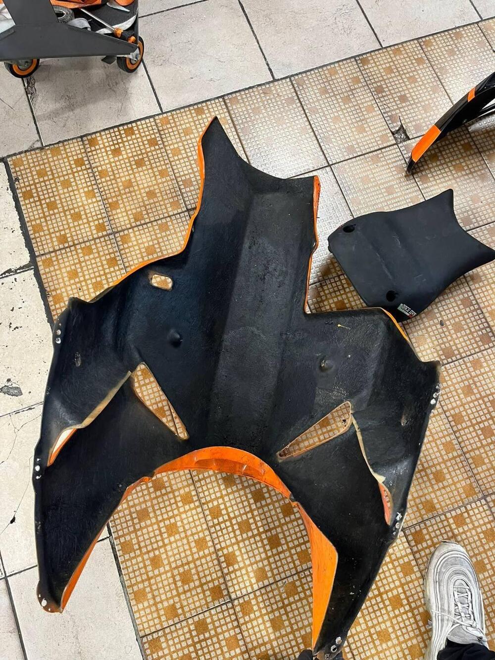 Honda CBR 1000 RR Fireblade (2004 - 05) (15)