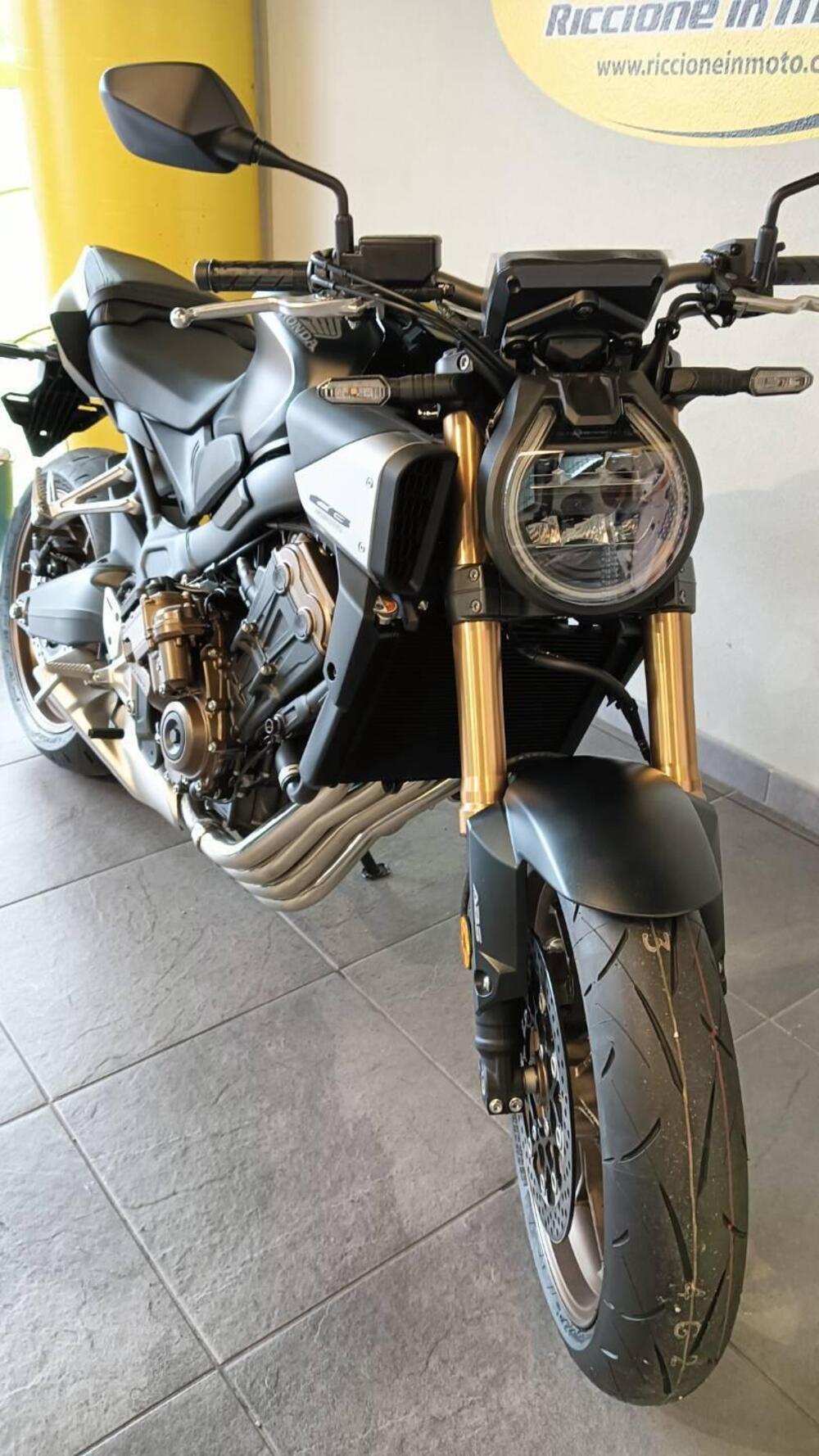 Honda CB 650 R E-Clutch (2024 - 25) (3)