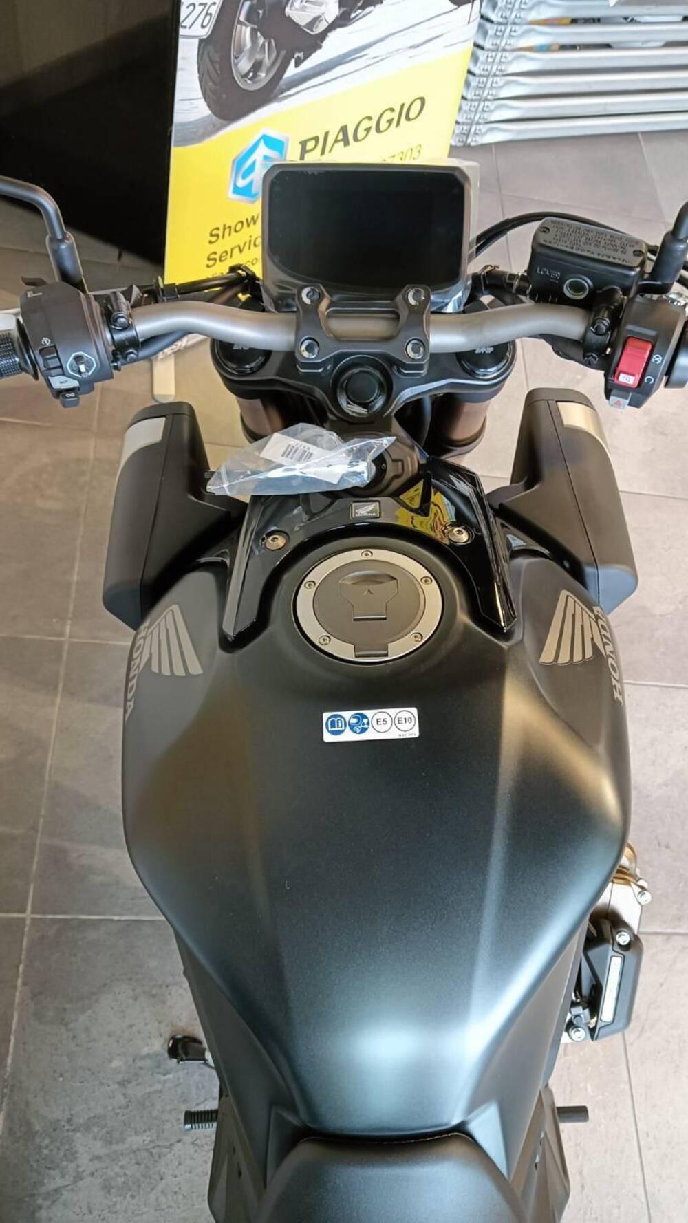 Honda CB 650 R E-Clutch (2024 - 25) (5)