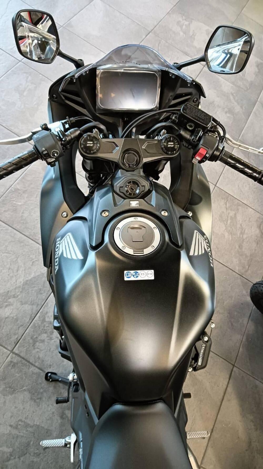 Honda CB 650 R E-Clutch (2024 - 25) (12)