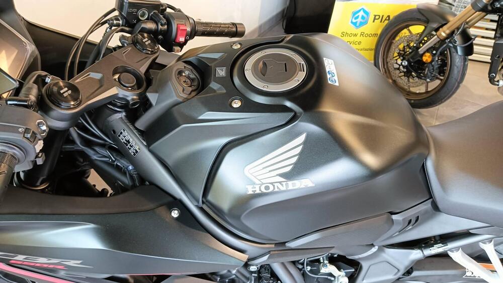 Honda CB 650 R E-Clutch (2024 - 25) (13)