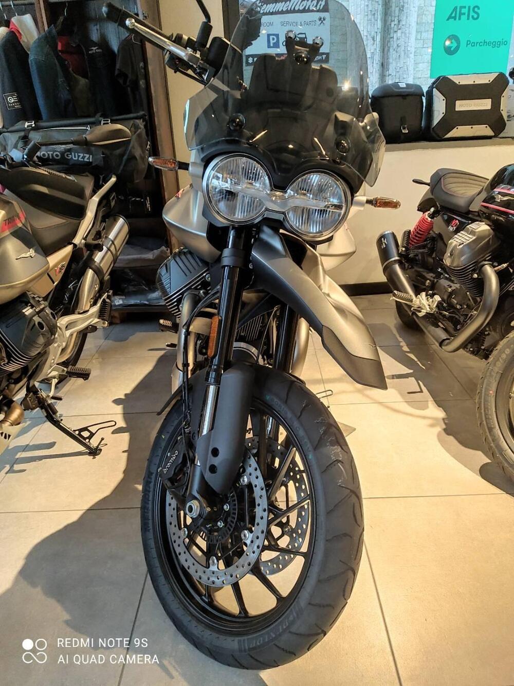 Moto Guzzi V85 Strada (2024 - 25)