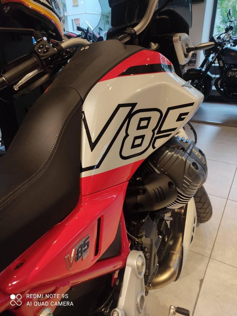 Moto Guzzi V85 TT (2024 - 25) (3)