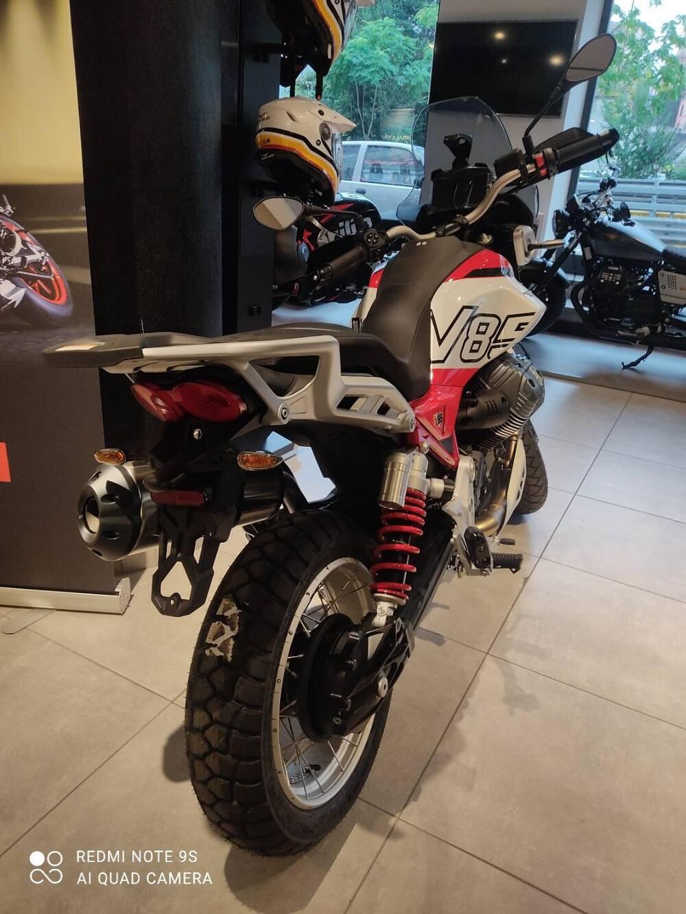 Moto Guzzi V85 TT (2024 - 25) (4)