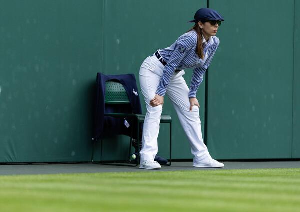 &Egrave; la fine di Wimbledon? Di certo dei giudici di linea. Dopo 147 anni si arrende all&#039;intelligenza artificiale anche il torneo di tennis pi&ugrave; tradizionale: ma il falco sar&agrave; affidabile sull&#039;erba?