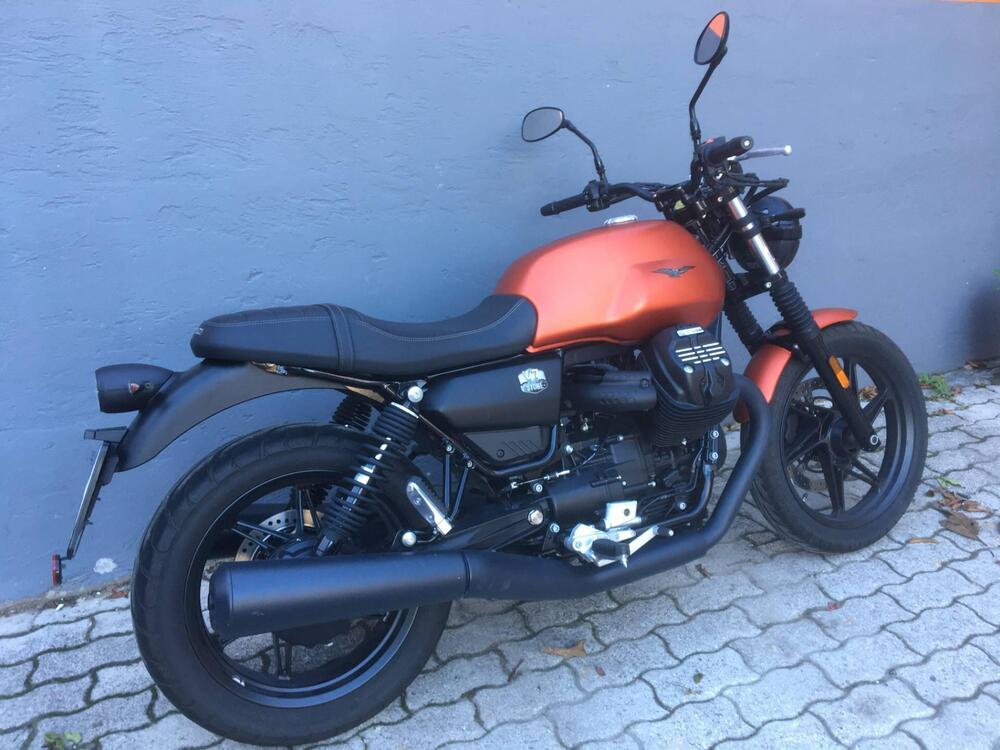 Moto Guzzi V7 Stone (2021 - 24) (18)
