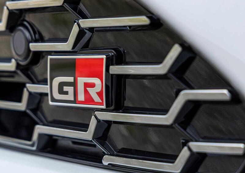 Toyota Yaris GR Sport (2024-->>) (13)