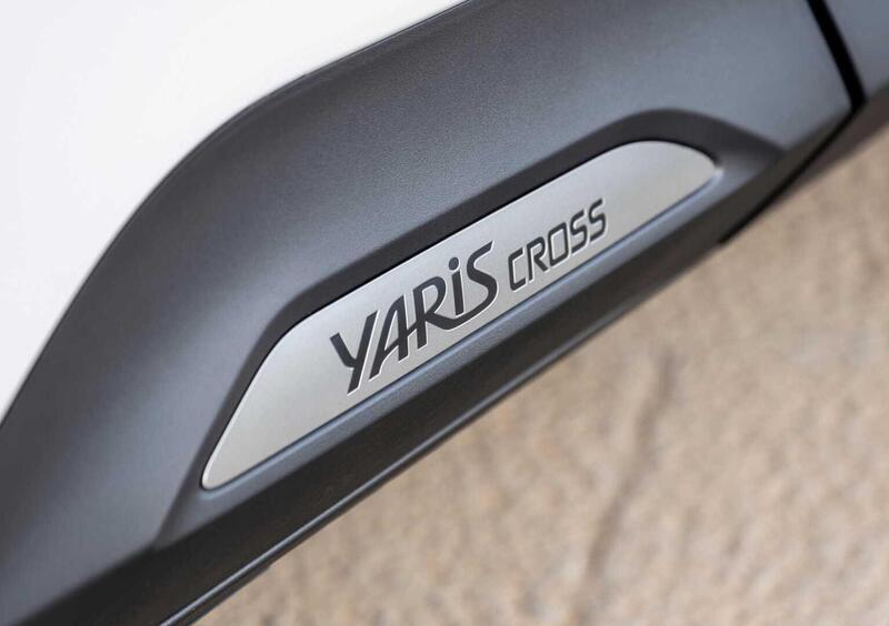 Toyota Yaris GR Sport (2024-->>) (15)