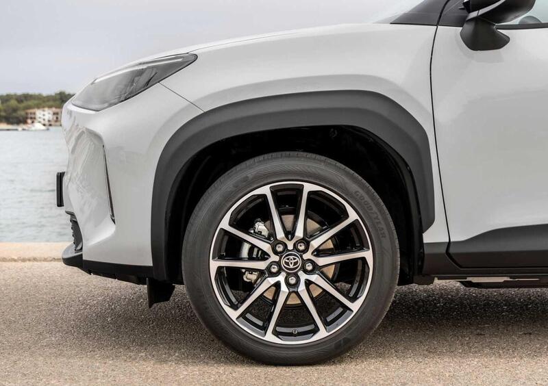 Toyota Yaris GR Sport (2024-->>) (12)