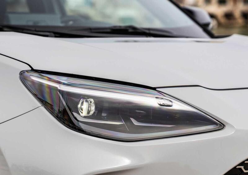 Toyota Yaris GR Sport (2024-->>) (11)