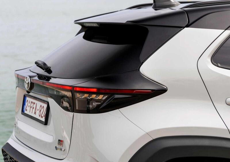 Toyota Yaris GR Sport (2024-->>) (16)