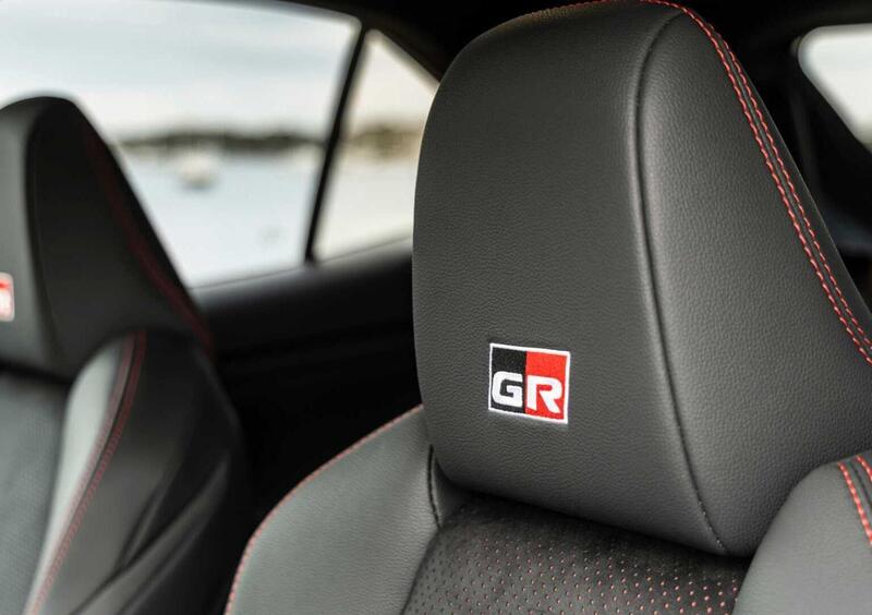 Toyota Yaris GR Sport (2024-->>) (19)