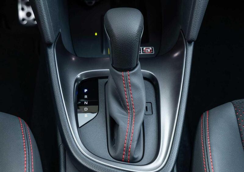 Toyota Yaris GR Sport (2024-->>) (18)